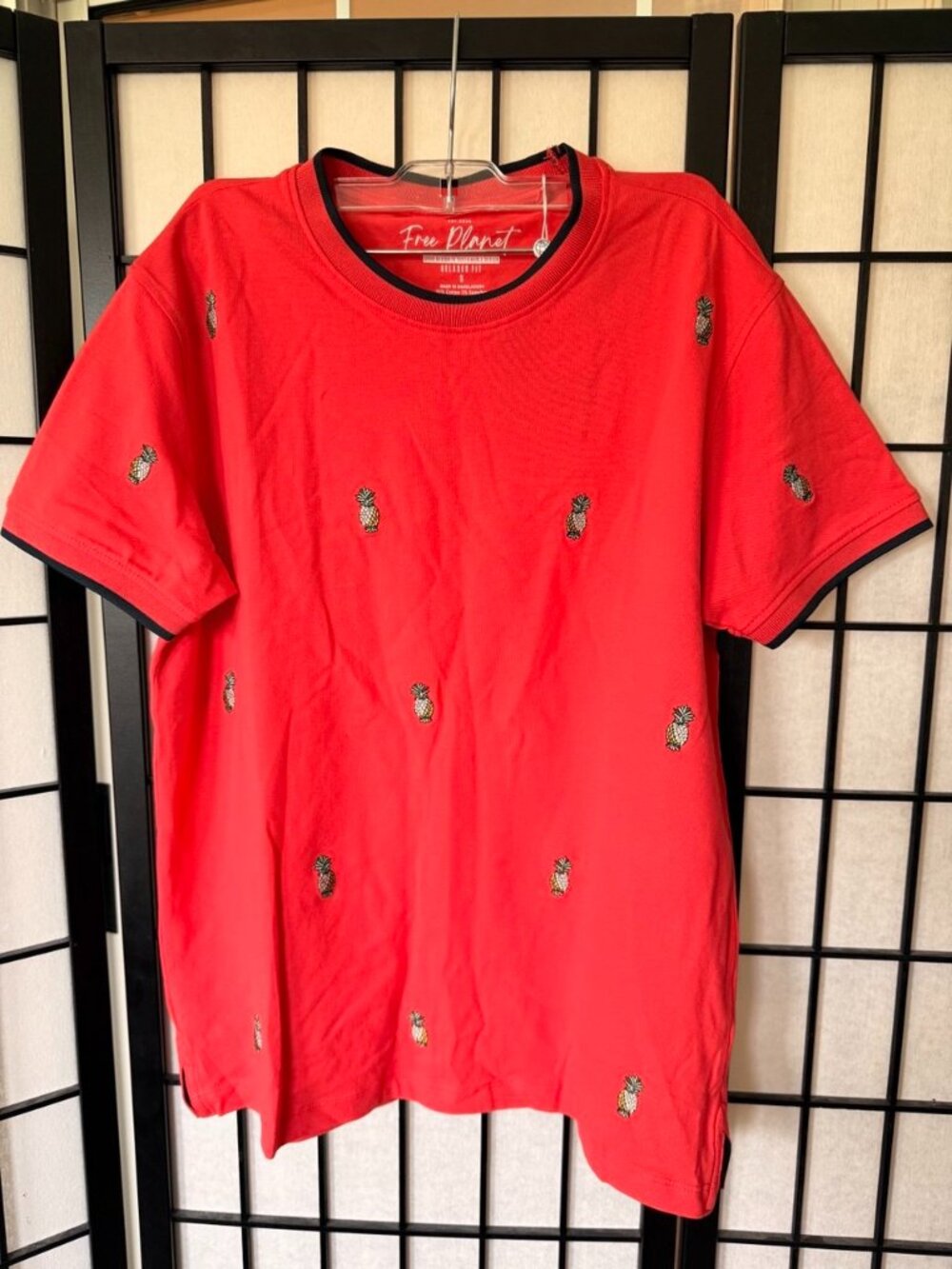 Free Planet Embroidered Pineapple T-Shirt Red Navy Size S NWT